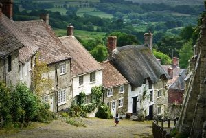 English country scene photo and UK Expansion worker visa