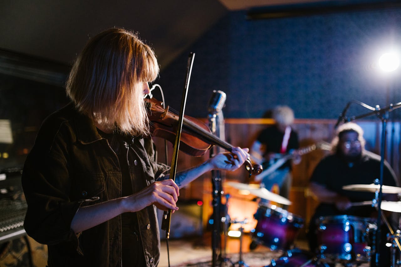 Creative worker visa UK 2025 - musicians rehearsing